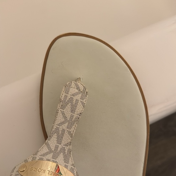 Michael Kors sandals - Picture 8 of 8